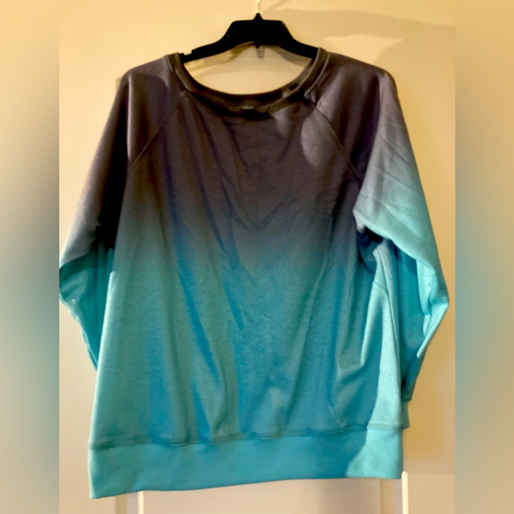 Women’s ombré sweatshirt